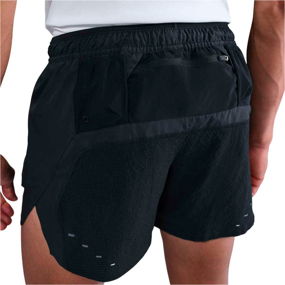 Nike pantaloneta técnica hombre M NK DFADV RUN 5BF SHORT vista trasera