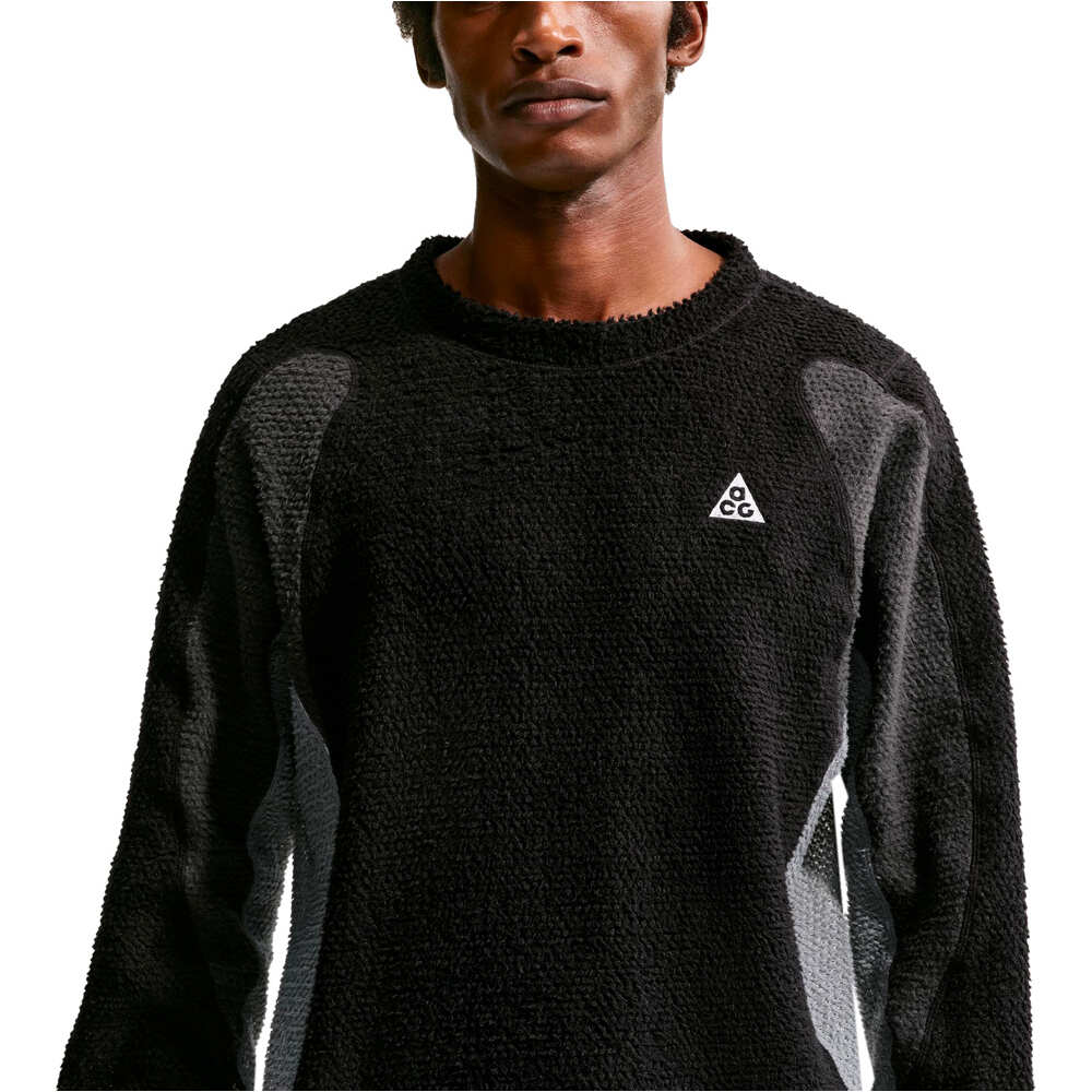 Nike polar cerrado U ACG WOLF LICHEN CAPS CREW vista detalle