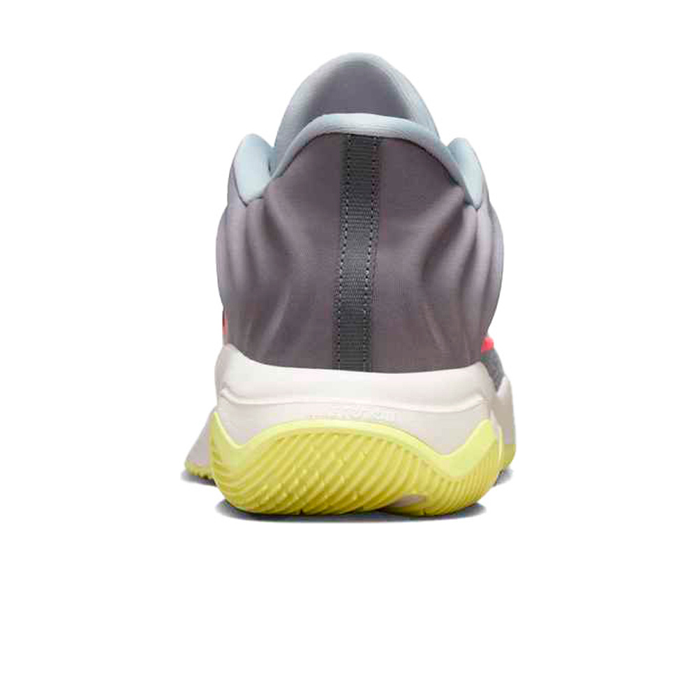 Nike zapatilla baloncesto GIANNIS IMMORTALITY 4 vista trasera