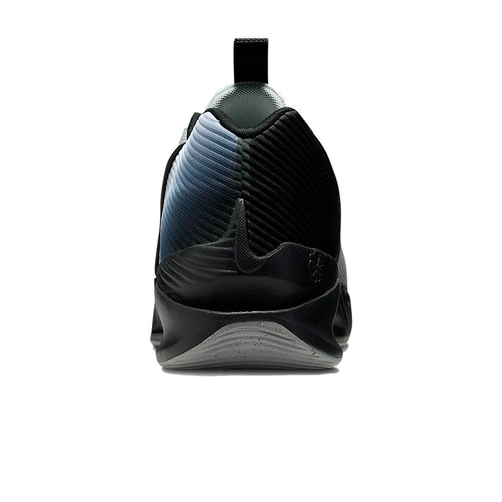 Nike zapatilla baloncesto G.T. JUMP ACADEMY vista trasera