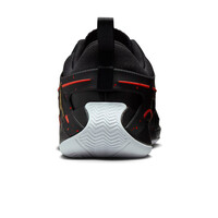 Nike zapatilla baloncesto JORDAN HEIR SERIES NERO vista trasera