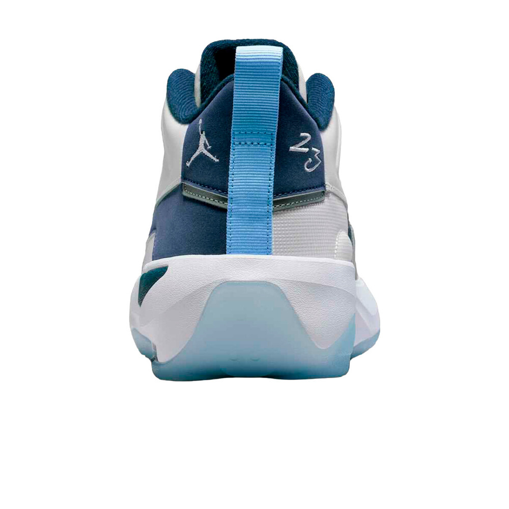 Nike zapatilla baloncesto JORDAN MAX AURA 7 vista trasera