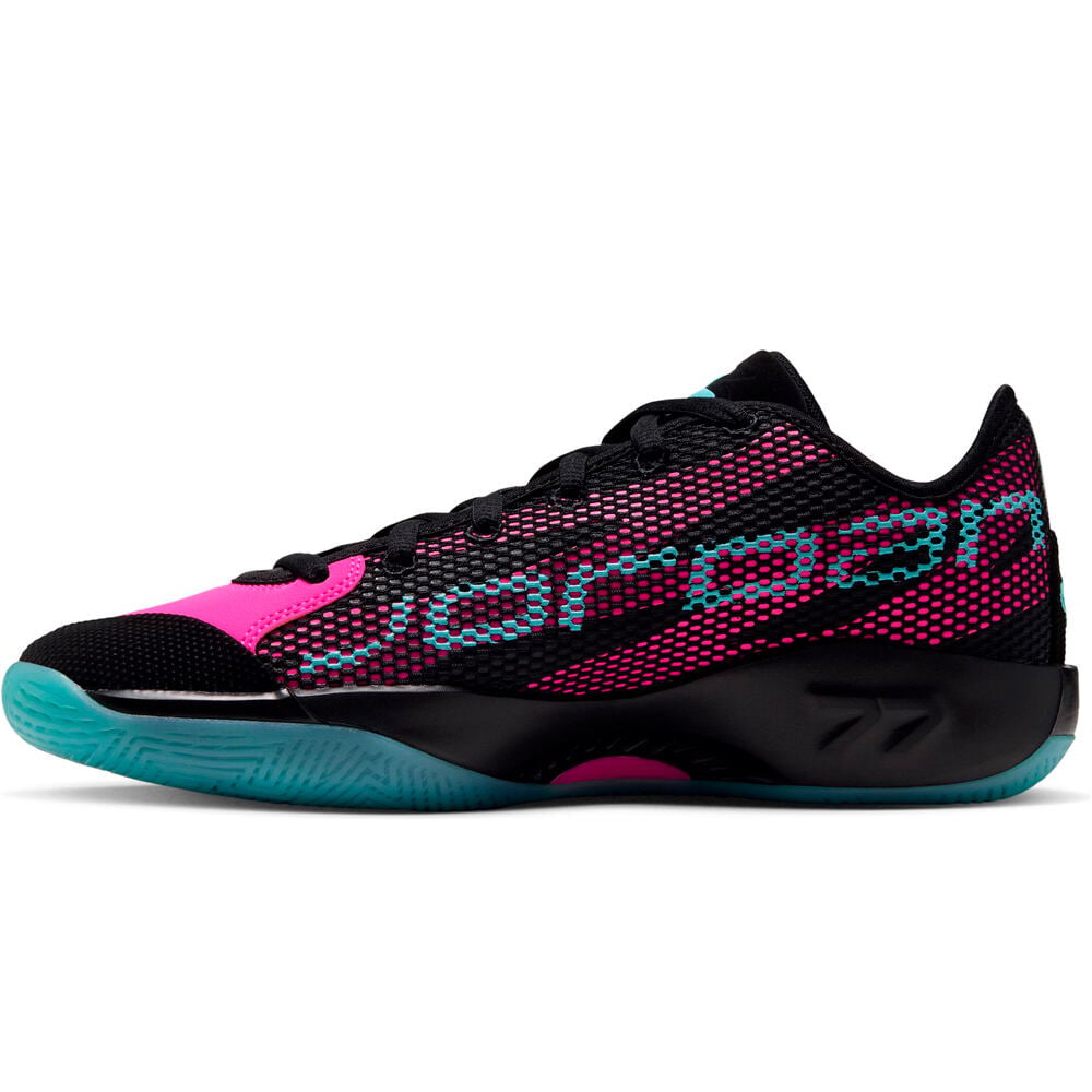 Nike zapatilla baloncesto LUKA 77 NERS puntera