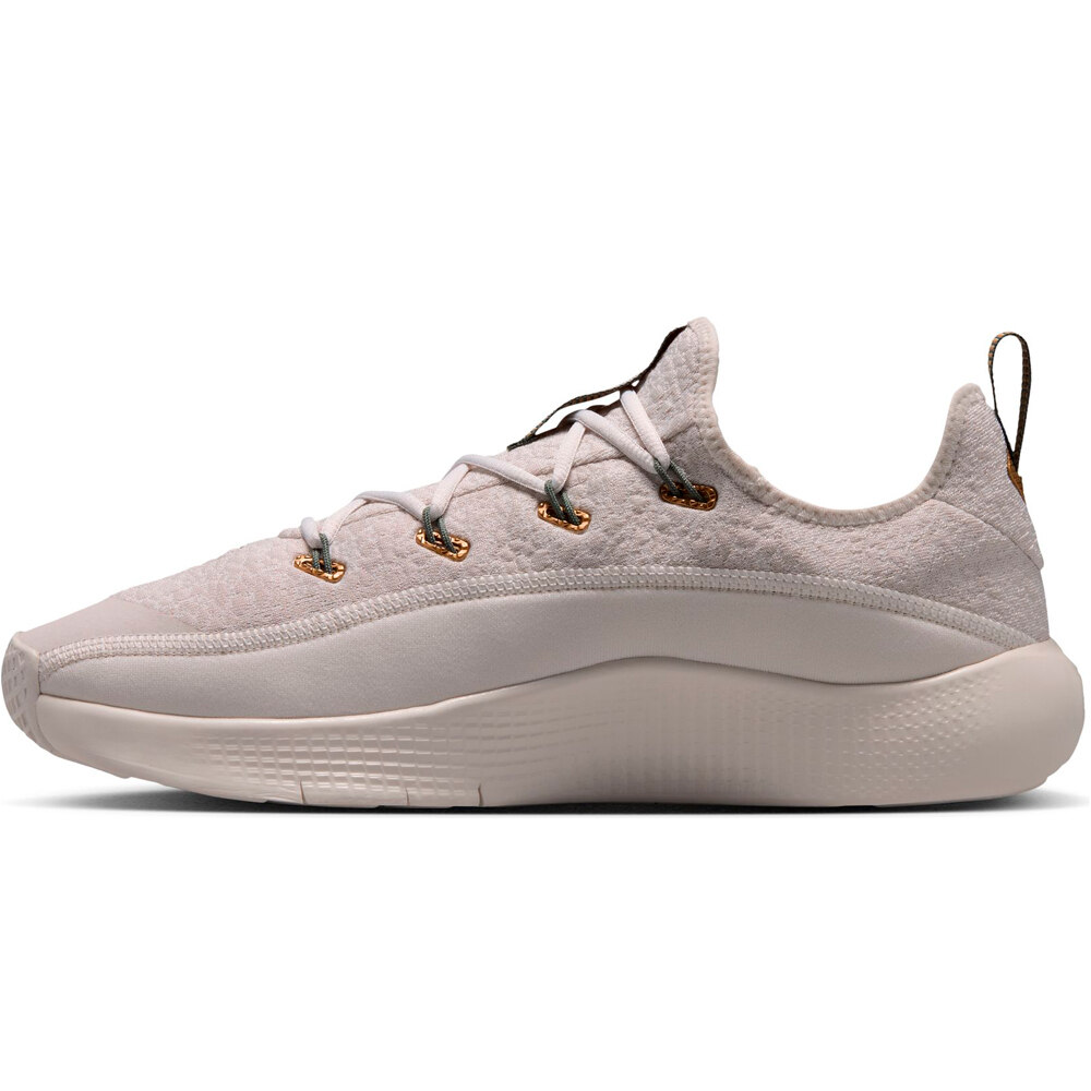 Nike zapatilla cross training hombre LEBRON TR 1 puntera