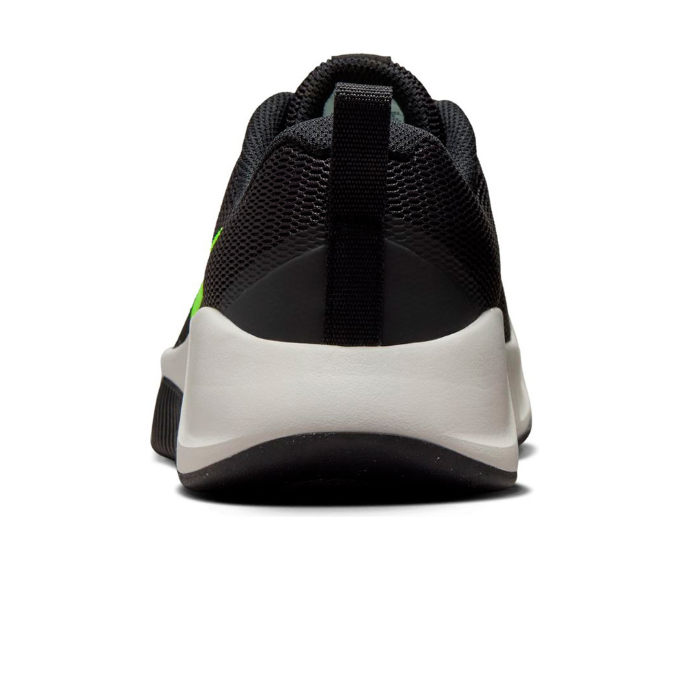 Nike zapatilla cross training hombre MC TRAINER 3 NEVE vista trasera