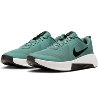 Nike zapatilla cross training hombre MC TRAINER 3 VENE lateral interior