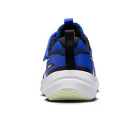 Nike zapatilla multideporte niño COSMIC RUNNER (PSV) vista trasera