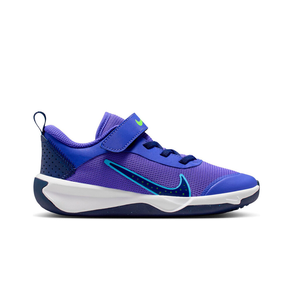 Nike zapatilla multideporte niño NIKE OMNI MULTI-COURT (PS) lateral exterior