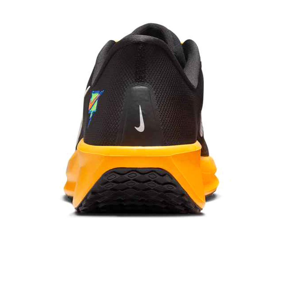 Nike zapatilla running hombre NIKE QUEST 6 ES vista trasera