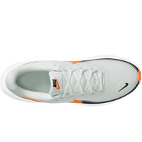 Nike zapatilla running hombre NIKE REVOLUTION 8 vista trasera