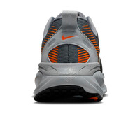 Nike zapatilla running hombre NIKE VOMERO 18 vista trasera