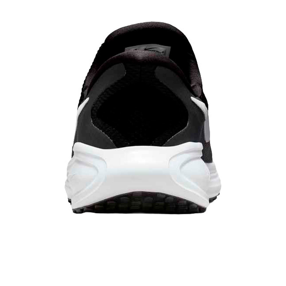 Nike zapatilla running hombre REVOLUTION 8 EO EXTRA WIDE vista trasera