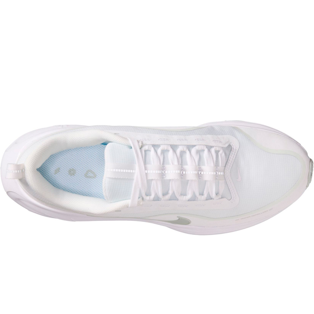 Nike zapatilla running mujer W NIKE REVOLUTION 8 UTILITY vista trasera