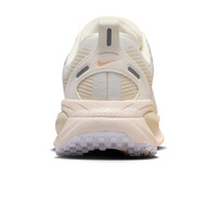 Nike zapatilla running mujer W NIKE VOMERO 18 ESS vista trasera