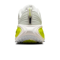 Nike zapatilla running mujer W NIKE VOMERO PLUS vista trasera