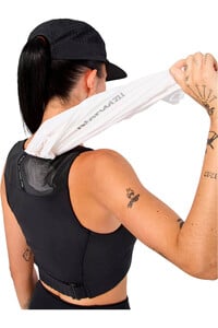 Nnormal camiseta tirantes running Trail Crop Top 02 W vista trasera