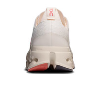 On zapatilla running hombre Cloudsurfer Max vista trasera