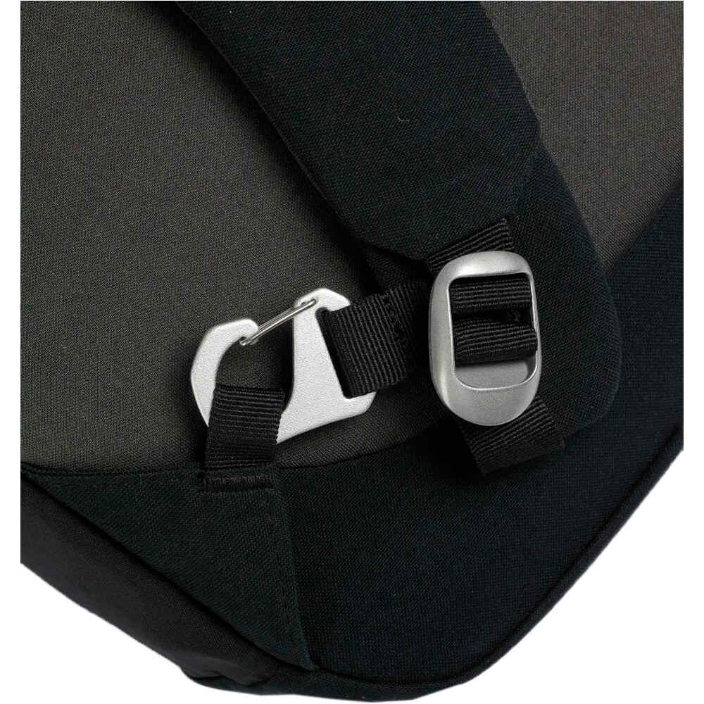 Osprey mochila montaña ARCANE ROLL 03