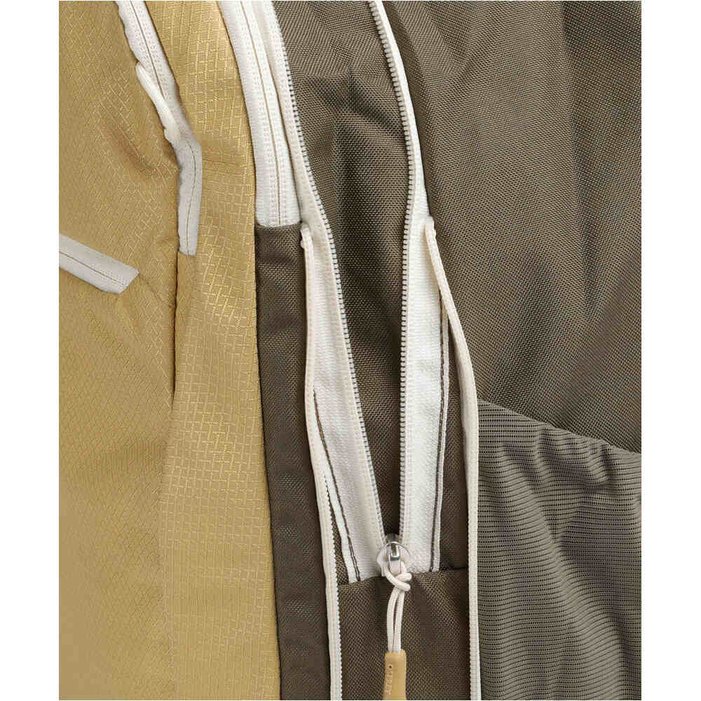 Osprey mochila montaña Daylite Expandable Travel Pack 26+6 Gravel 04
