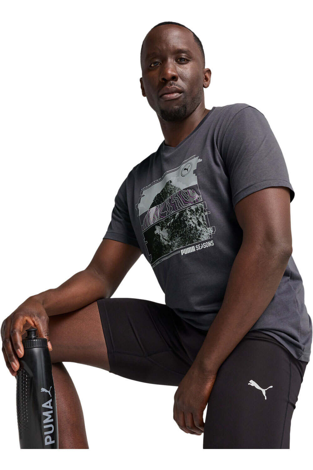 Puma camiseta técnica manga corta hombre GRAPHICS SEASONS UNISEX TEE vista frontal