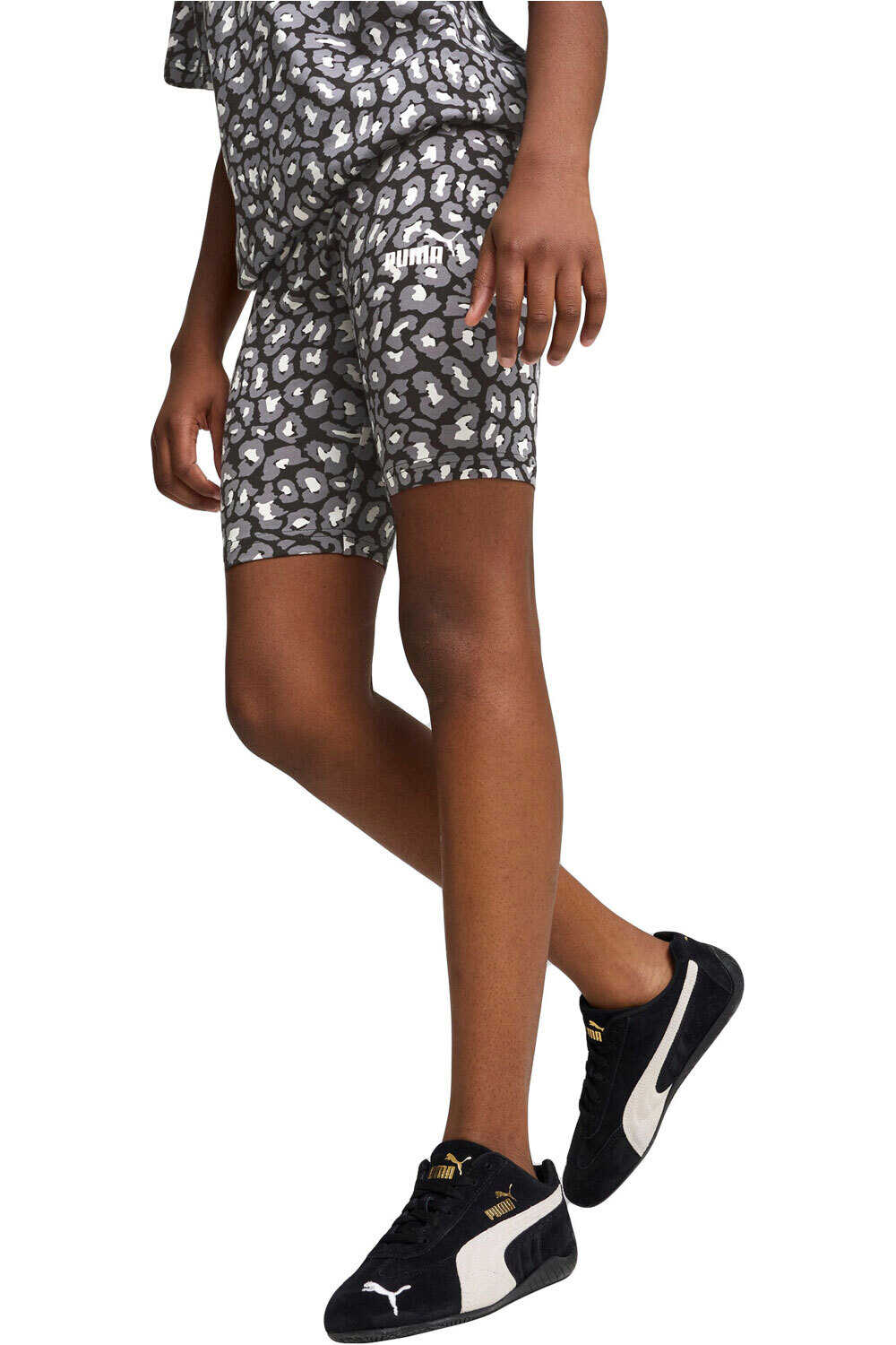 Puma malla corta niña ESS ANIMAL AOP Short Leggings G vista frontal