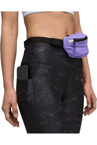 Puma malla larga running mujer W Run Velocity AOP T vista detalle