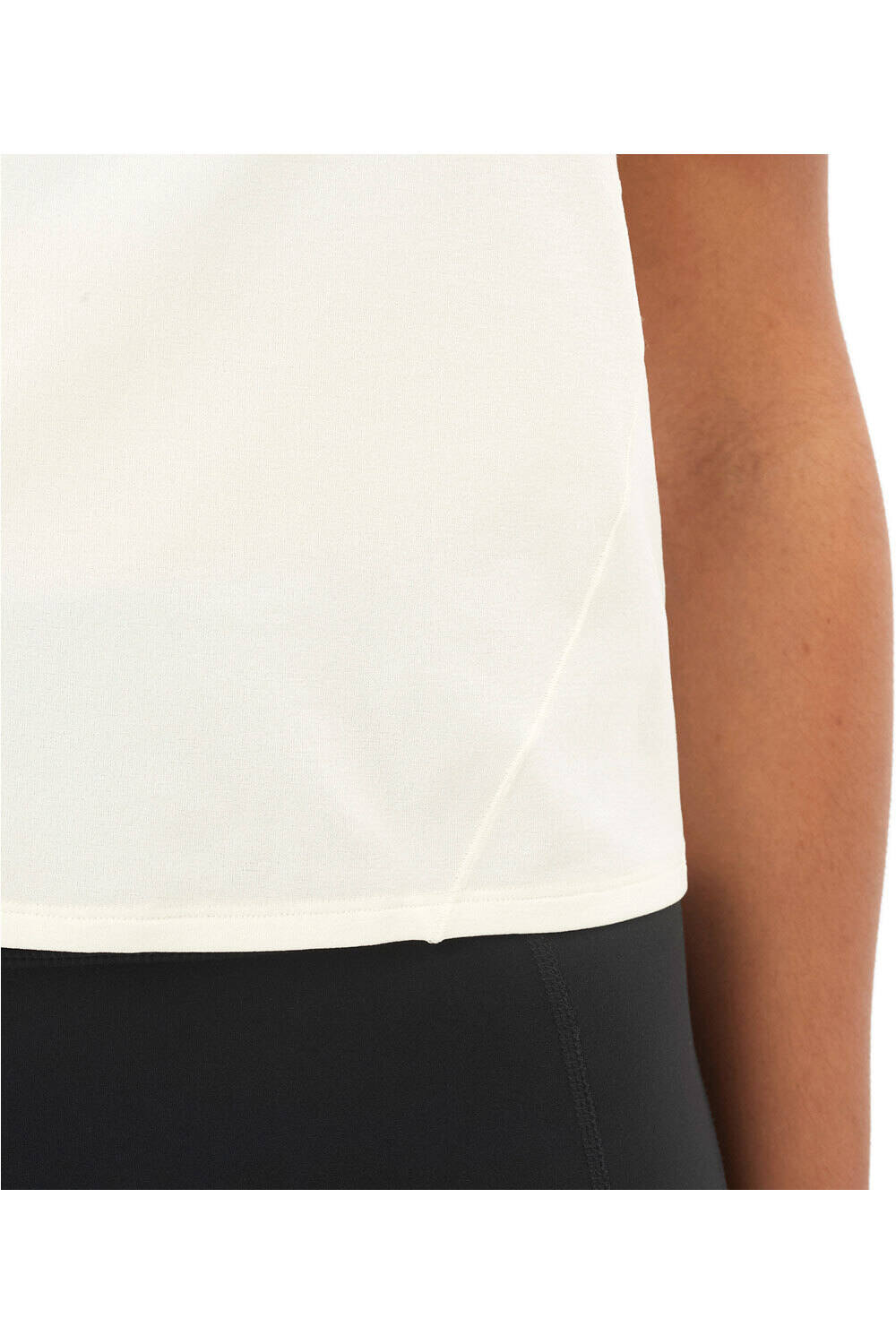 Salomon camiseta montaña manga corta mujer TRACKLINE SS TEE W 03