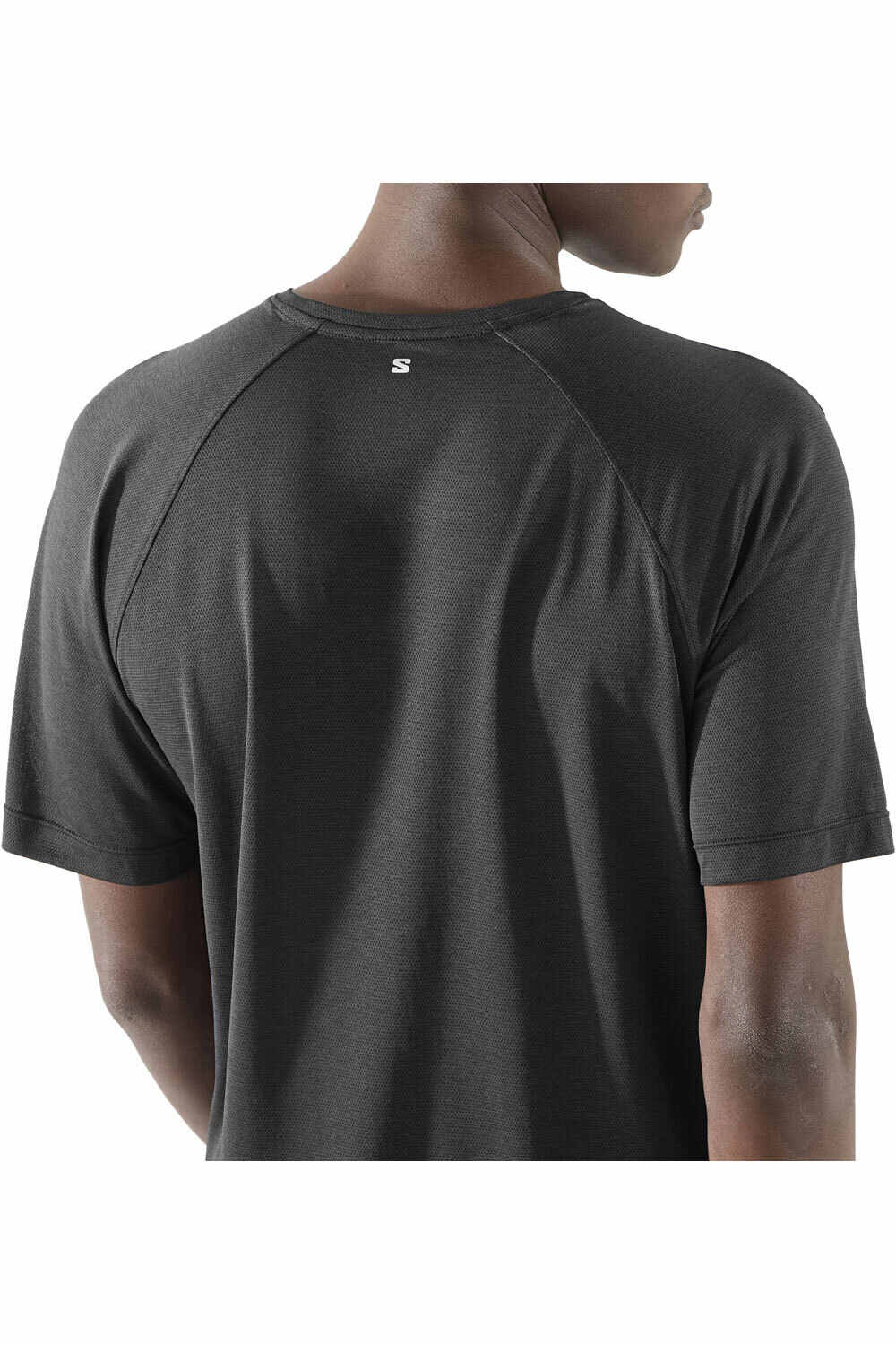 Salomon camisetas trail running manga corta hombre SHKout CORE SS TEE M vista detalle