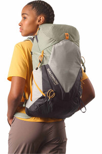 Salomon mochila montaña AEROTREK 28 WOMEN 01