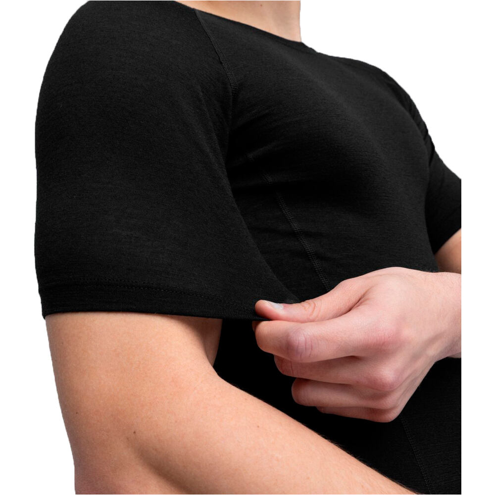 Siroko camiseta térmica manga corta SRX Black Ice vista detalle