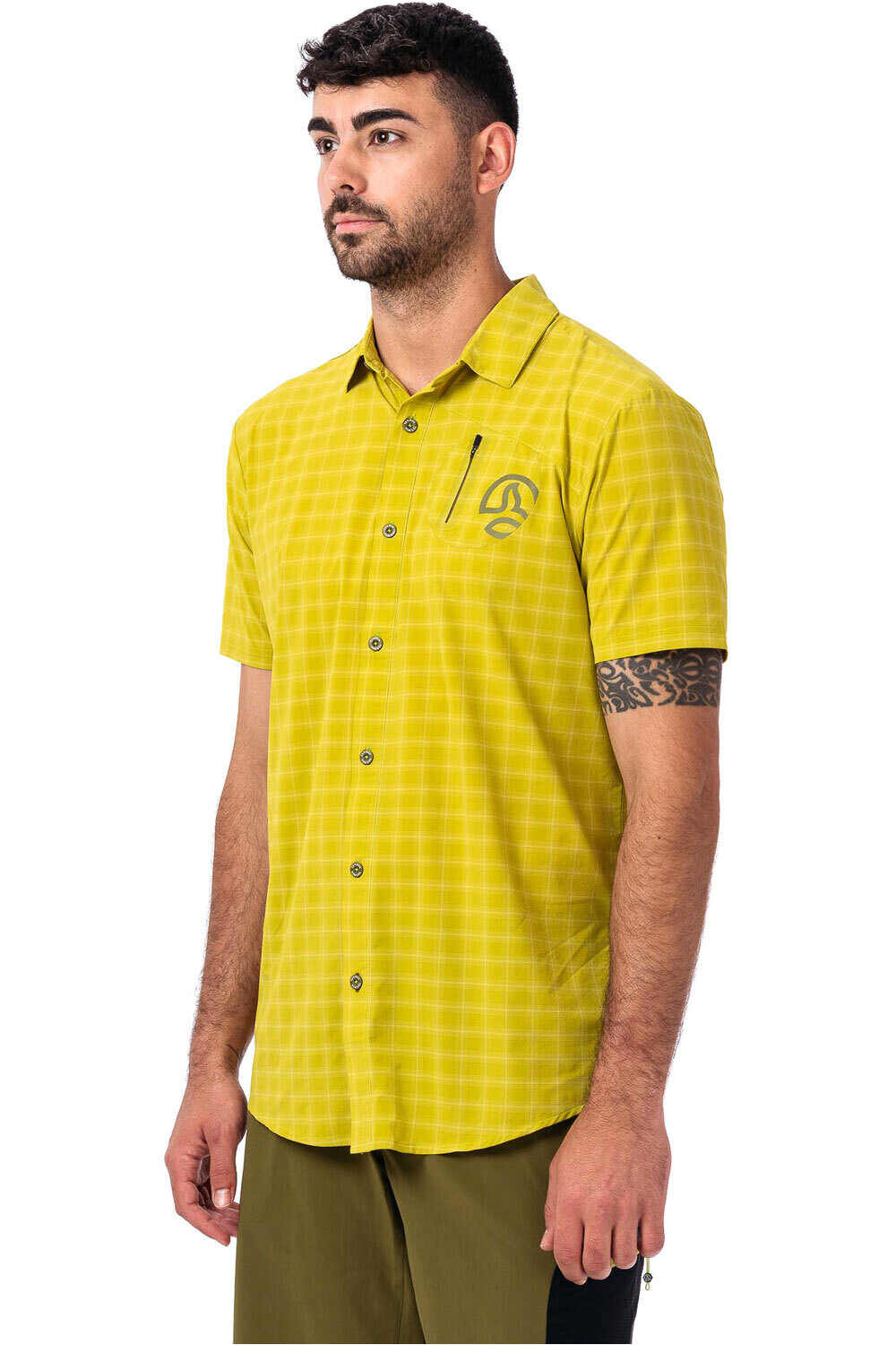 Ternua camisa montaña manga corta hombre ATHYM ST M vista detalle