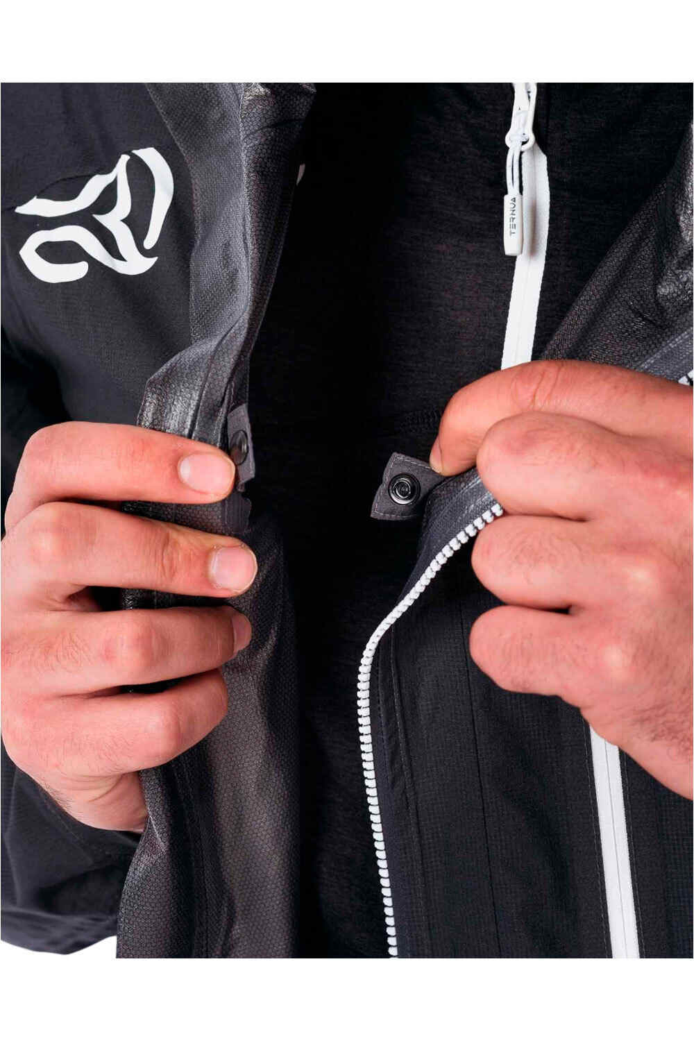 Ternua chaqueta softshell hombre CYCLONE PRO JKT M 07