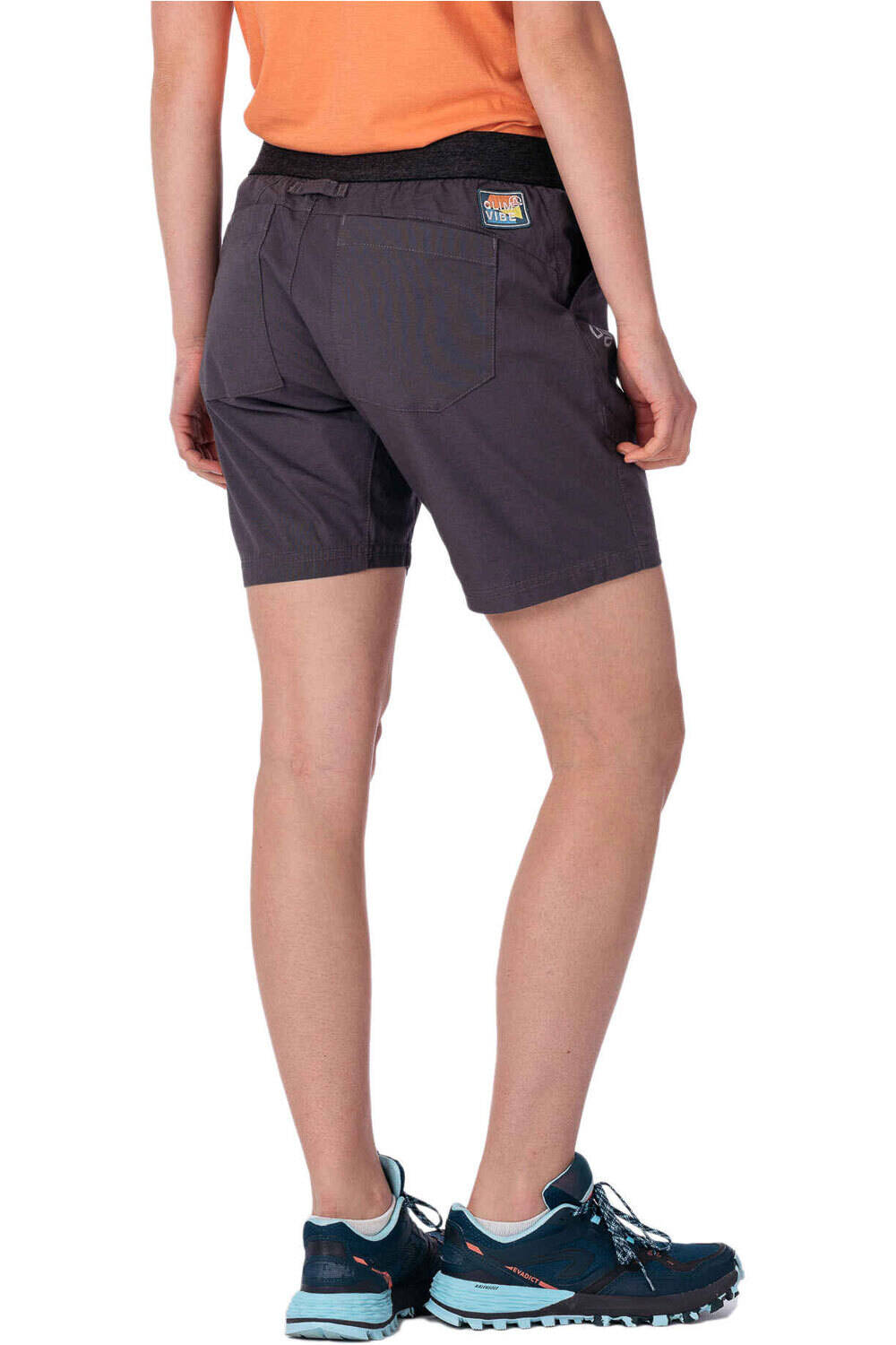 Ternua pantalón corto montaña mujer SIURANA  BERM vista detalle