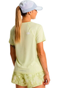 The North Face camiseta entrenamiento manga corta mujer W SUNRISER SS vista trasera