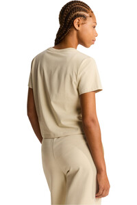 The North Face camiseta montaña manga corta mujer W ESSENTIAL REGULAR SHORT SLEEVE CUTIE T vista trasera