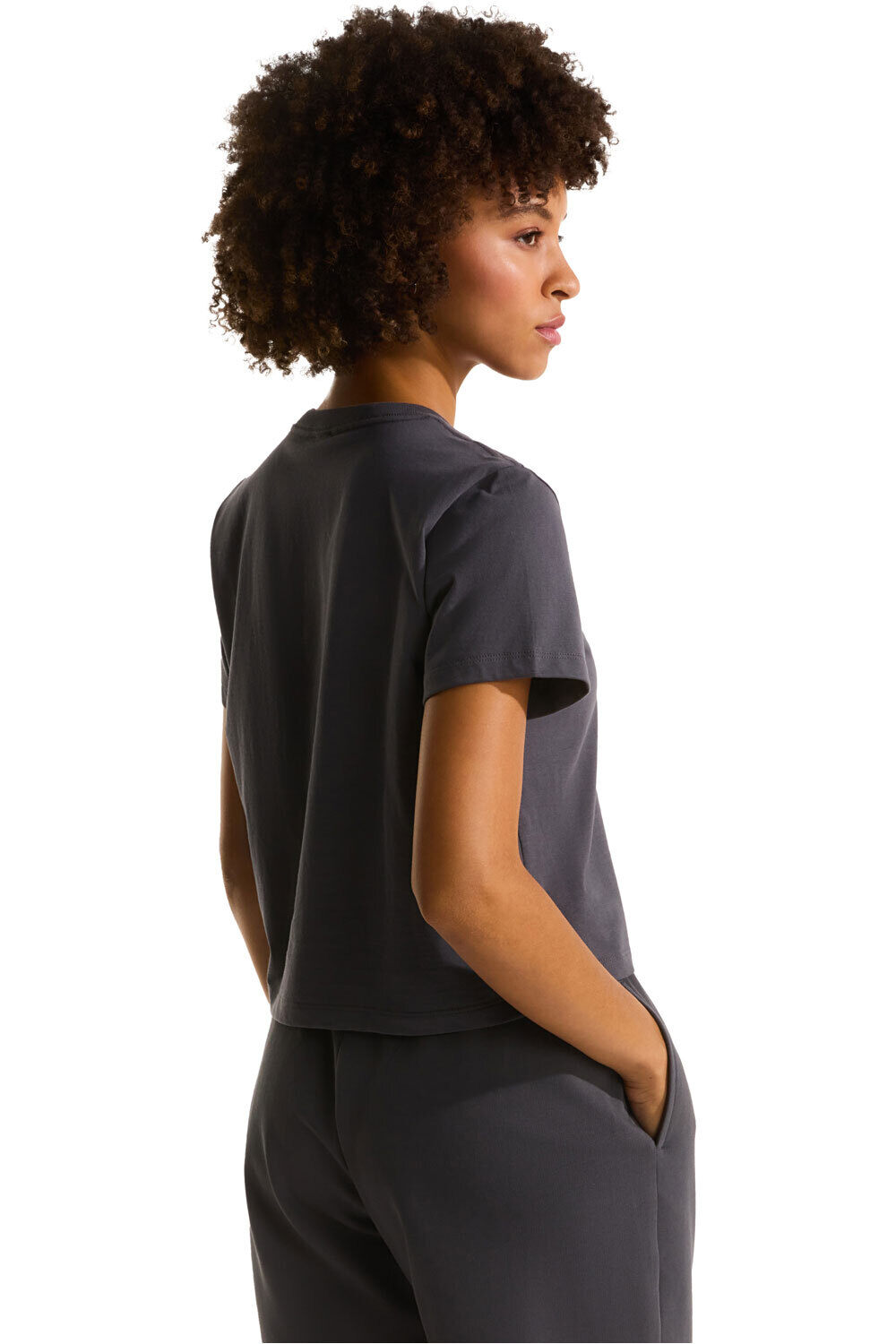 The North Face camiseta montaña manga corta mujer W ESSENTIAL REGULAR SHORT SLEEVE CUTIE T vista trasera