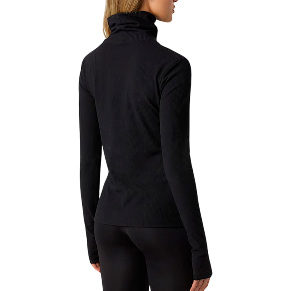 The North Face camiseta montaña manga larga mujer W L/S TURTLE NECK SLIM TEE vista trasera