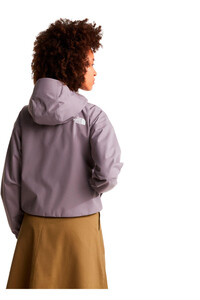 The North Face chaqueta impermeable mujer W QUEST MONO CROPPED  JACKET vista trasera