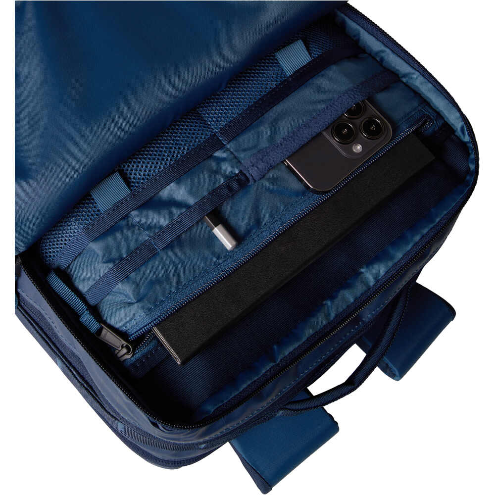 The North Face mochila montaña BASE CAMP VOYAGER DAYPACK 06