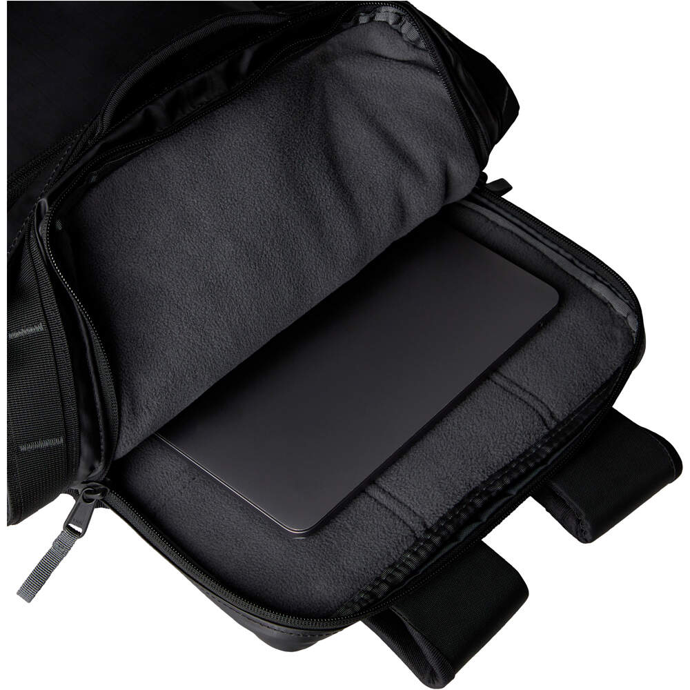 The North Face mochila montaña BASE CAMP VOYAGER DAYPACK 08
