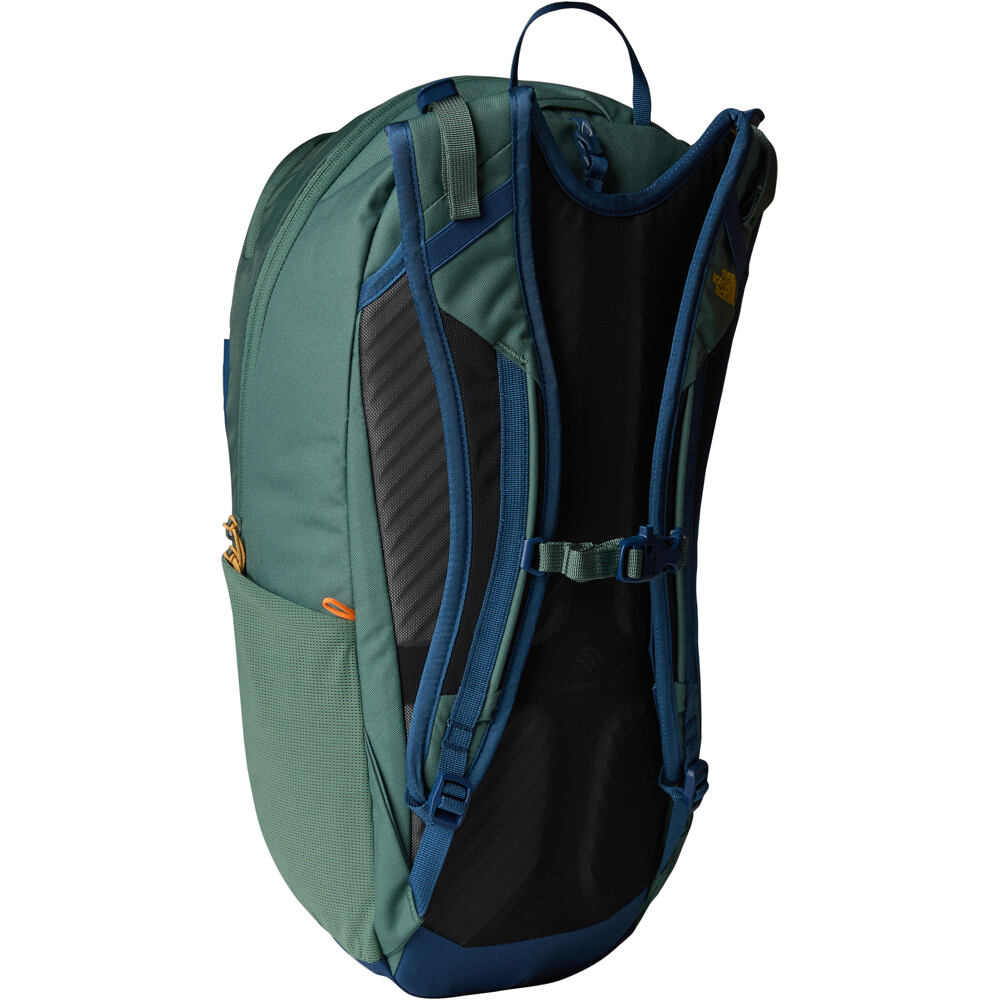 The North Face mochila montaña BASIN 18 01