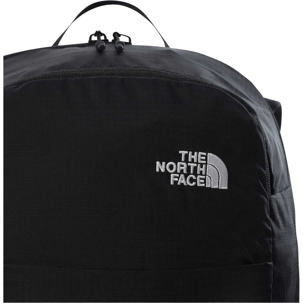 The North Face mochila montaña BASIN 18 02