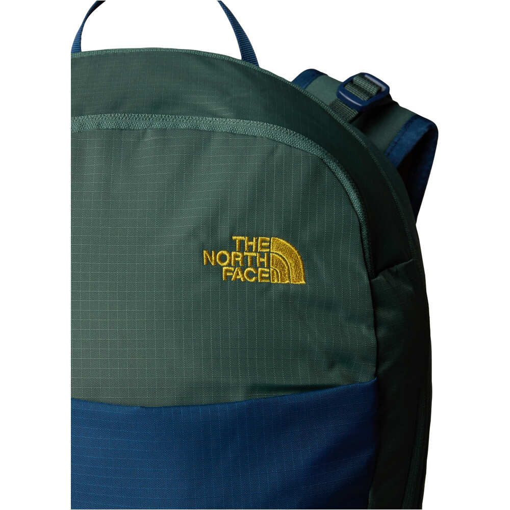 The North Face mochila montaña BASIN 18 02
