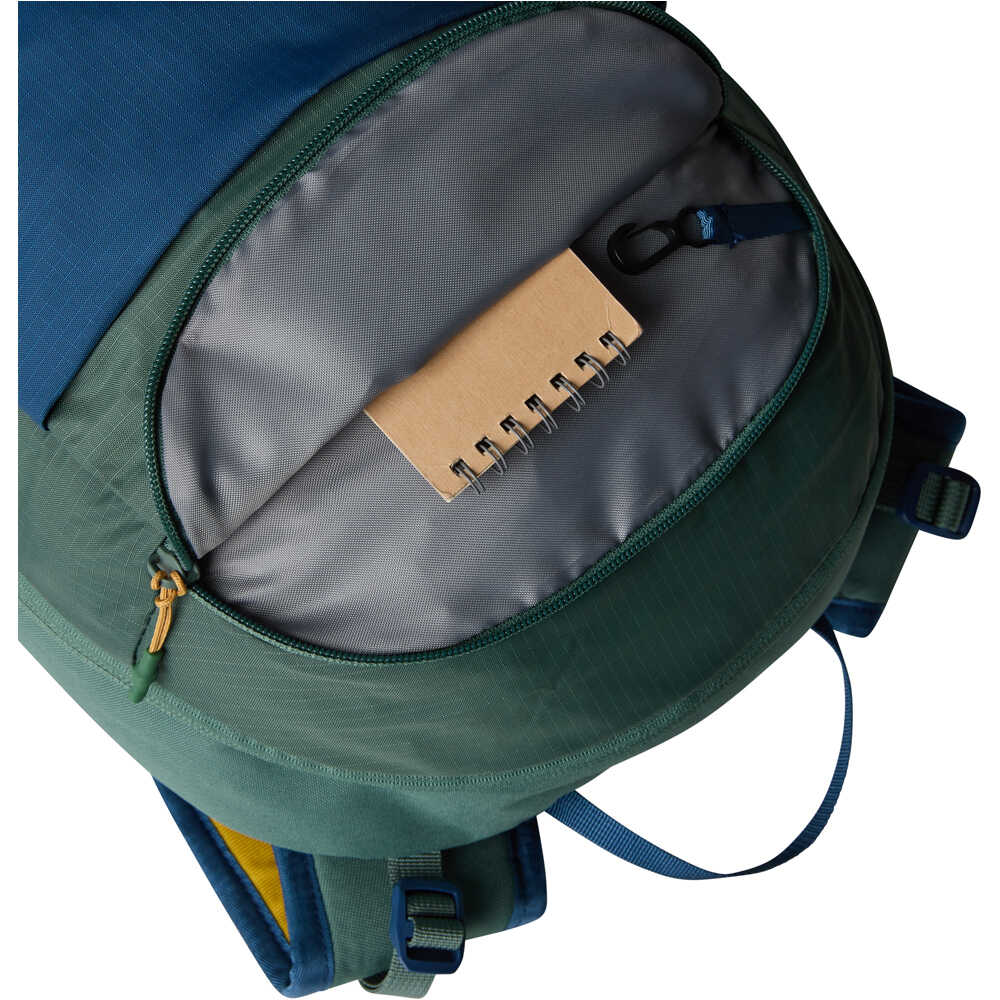 The North Face mochila montaña BASIN 18 04