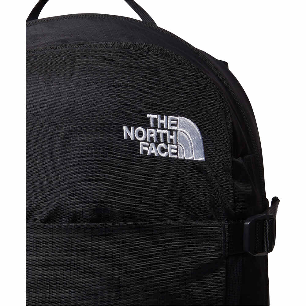 The North Face mochila montaña BASIN 24 02