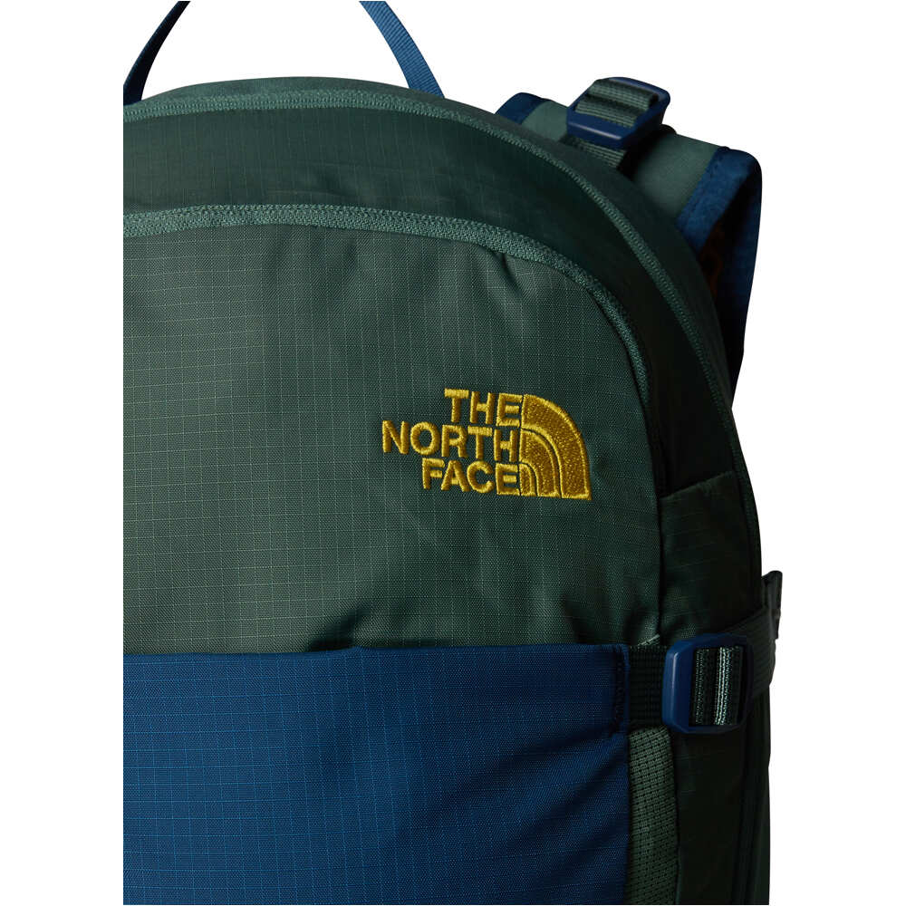 The North Face mochila montaña BASIN 24 02