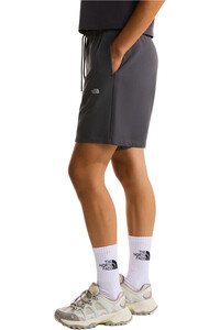 The North Face pantalón corto deporte mujer W ESSENTIAL LIGHT RELAXED SHORTS vista detalle