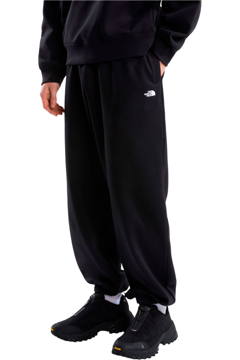 The North Face pantalón hombre M TNF ESSENTIAL SIMPLE DOME RELAXED PANT vista frontal