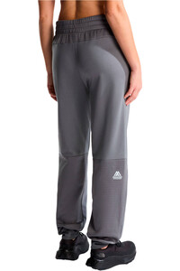 The North Face pantalón montaña mujer W MOUNTAIN ATHLETICS FLEECE PANT 2.0 vista trasera