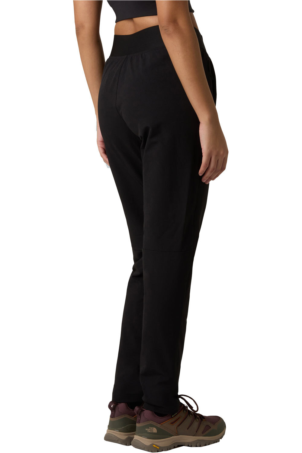 The North Face pantalón montaña mujer W QUEST SOFTSHELL PANTS vista trasera